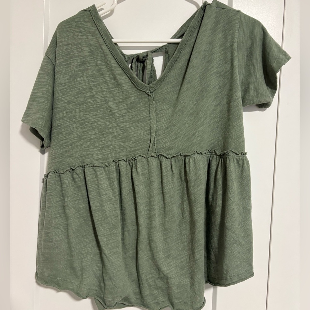 American Eagle Oversized V-Neck Open Back Tee Peplum Blouse Size Small